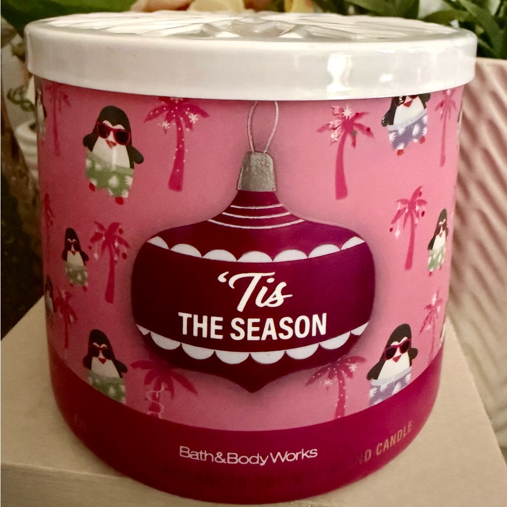🆕🎄 BATH & BODY WORKS “TIS THE SEASON” 3-WICK CANDLE. SOY WAX BLEND.